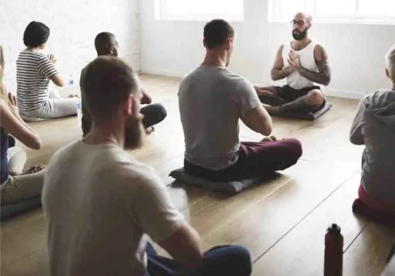 Aulas de yoga online para principiantes.